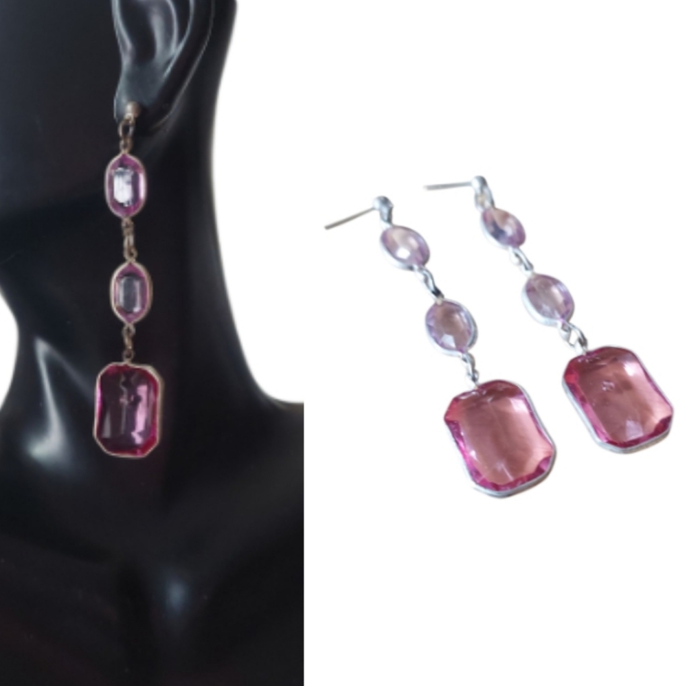 E807 Silvertone Crystal Dangle Earrings